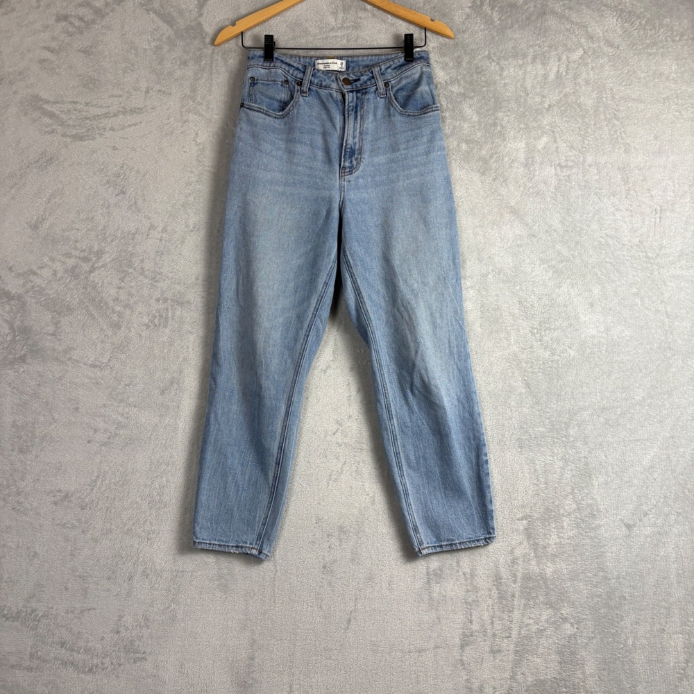 Abercrombie & Fitch The Mom High‎ Rise Jeans Light Wash Blue Size 26 / 2R